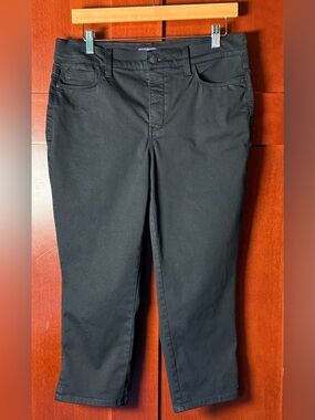 NYDJ Black “Karen” Capri Pants With Rhinestone Detail At Cuffs Size 8 Petite